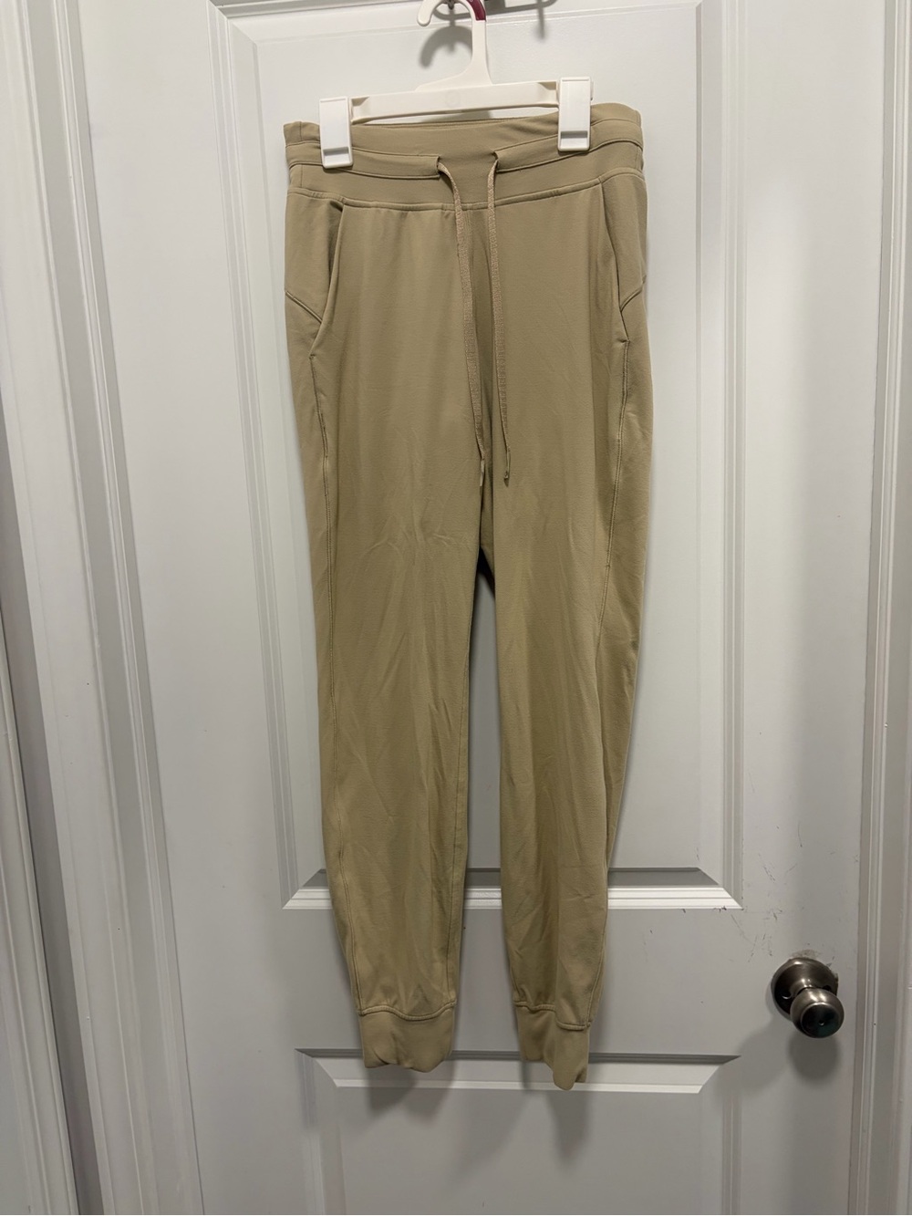 Lululemon tan joggers tapered size 4